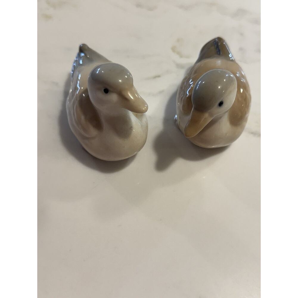 Vintage HOMCO Pair Of Porcelain Ducks Beige No Chips Or Cracks